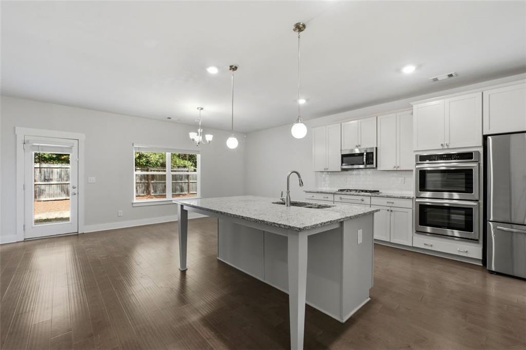 111 Crestbrook Way Property Photo 11