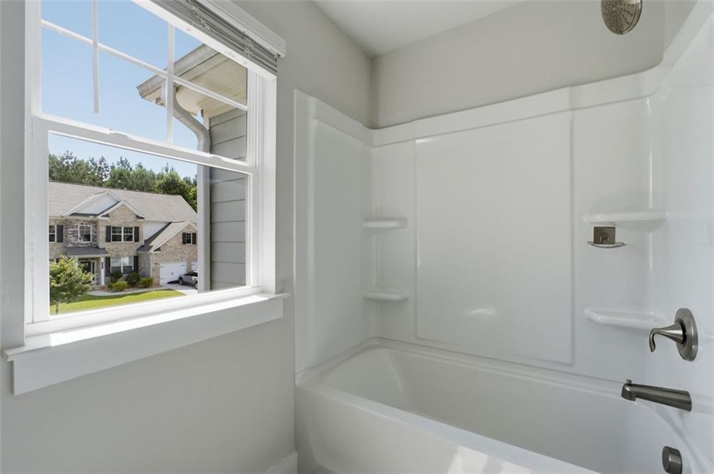 111 Crestbrook Way Property Photo 24