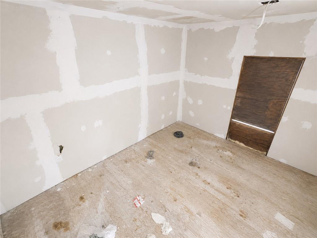 310 Edwards Avenue Property Photo 3