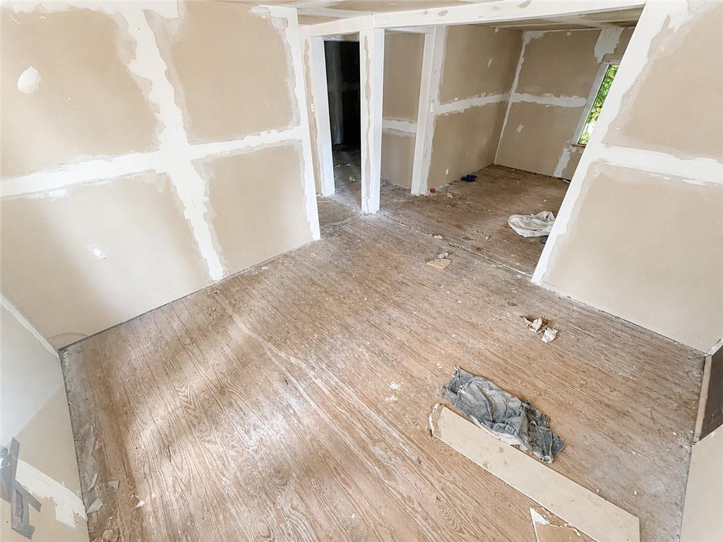 310 Edwards Avenue Property Photo 4