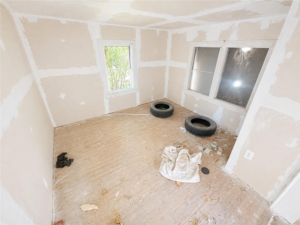 310 Edwards Avenue Property Photo 5