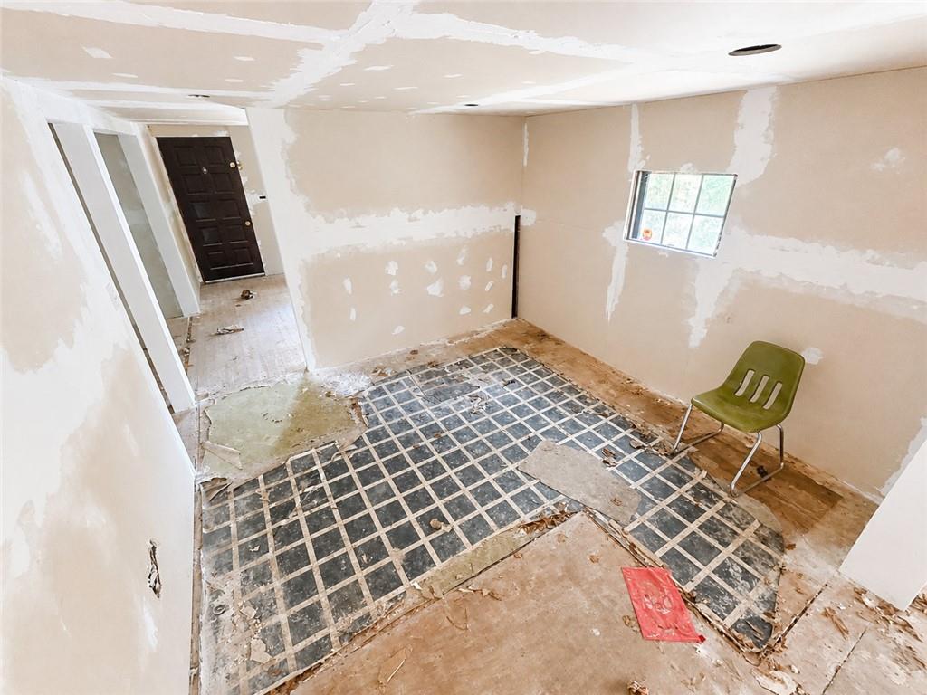 310 Edwards Avenue Property Photo 10