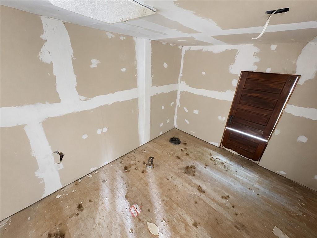 310 Edwards Avenue Property Photo 15