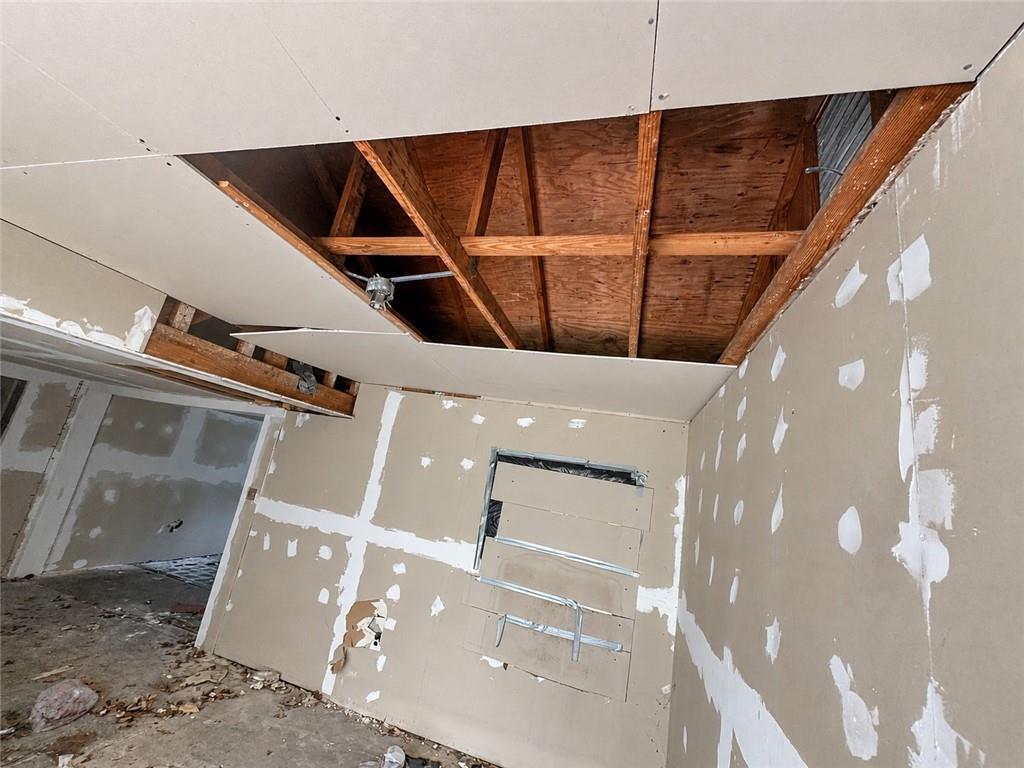 310 Edwards Avenue Property Photo 17