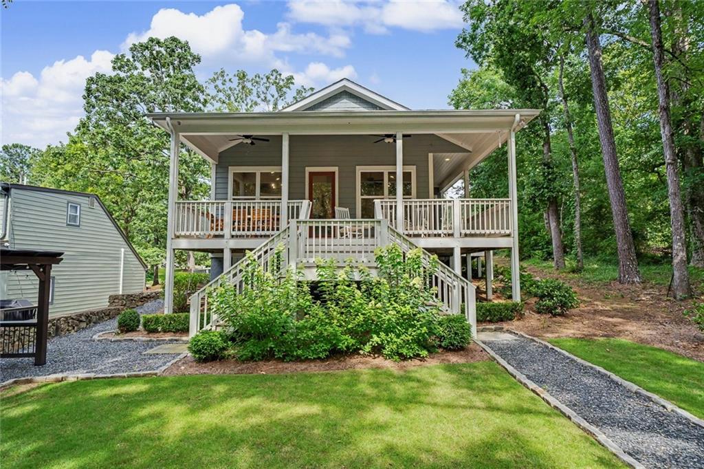 224 Lakeshore Circle Se Property Photo 1