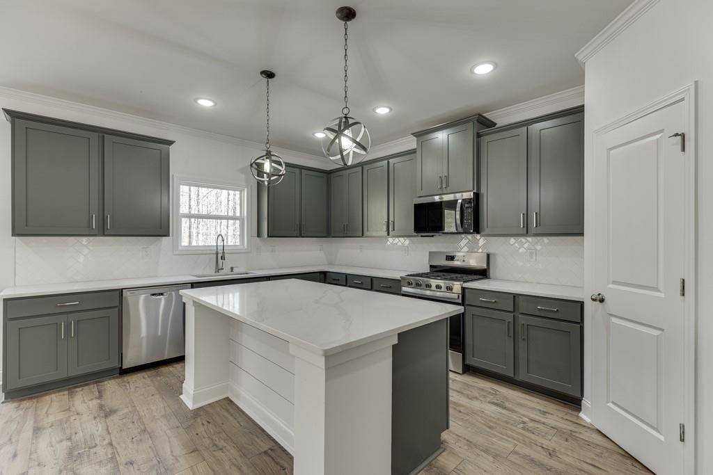 1003 Lakeview Property Photo 7