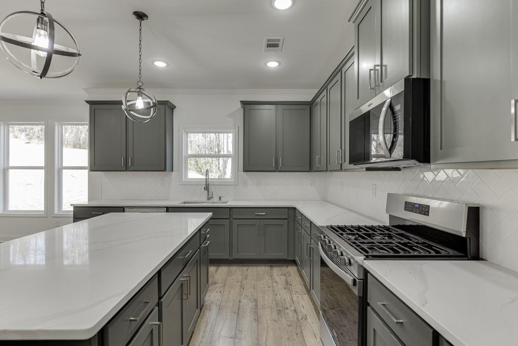 1003 Lakeview Property Photo 10