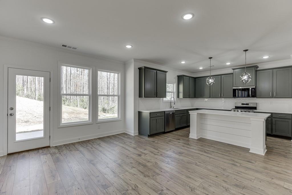 1003 Lakeview Property Photo 11