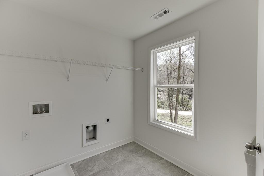 1003 Lakeview Property Photo 13