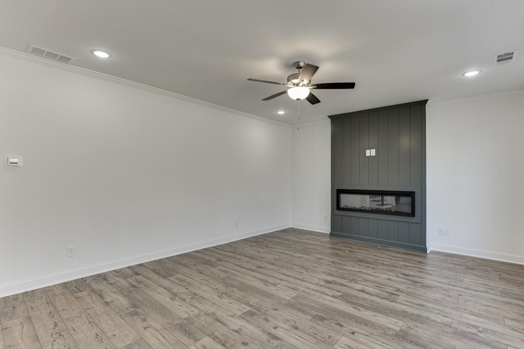 1003 Lakeview Property Photo 14