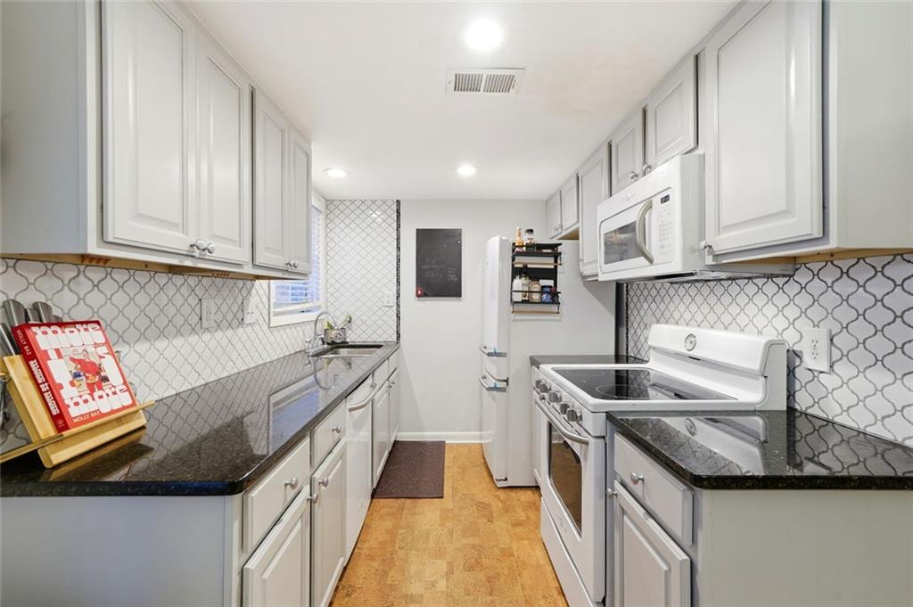 6900 Roswell Road Unit L2 Property Photo 9