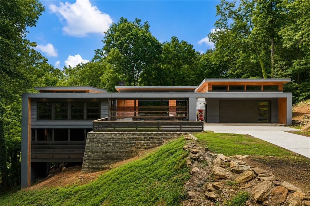 242 Valley Ridge Drive Property Photo 1