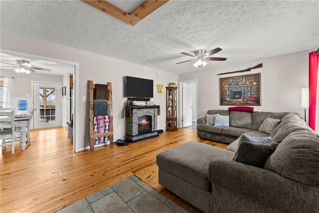 4264 Highway 105 Property Photo 12
