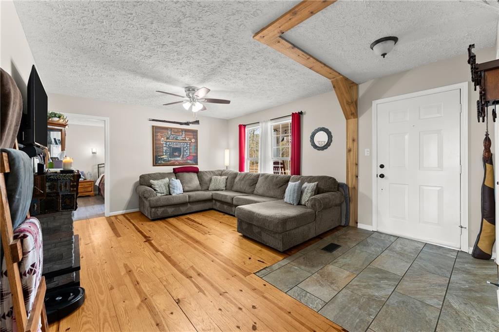 4264 Highway 105 Property Photo 13