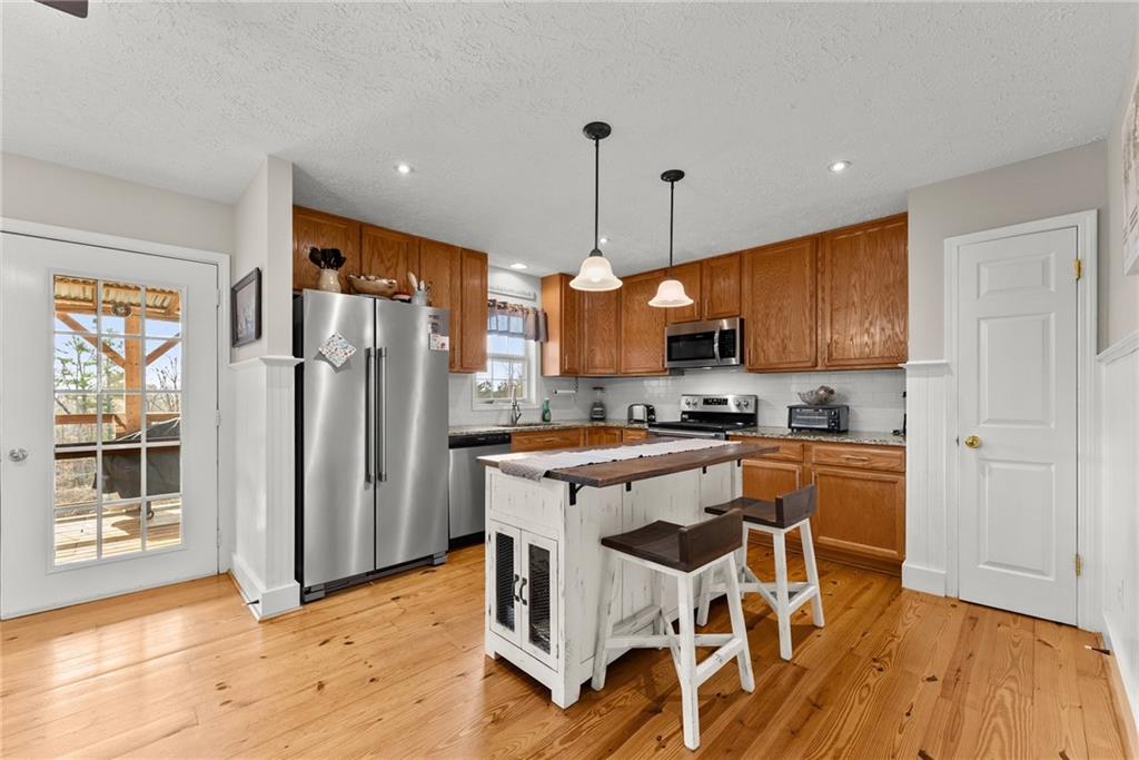 4264 Highway 105 Property Photo 21