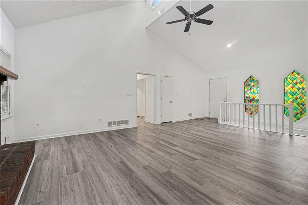 1373 Fairfield Drive Sw Property Photo 2