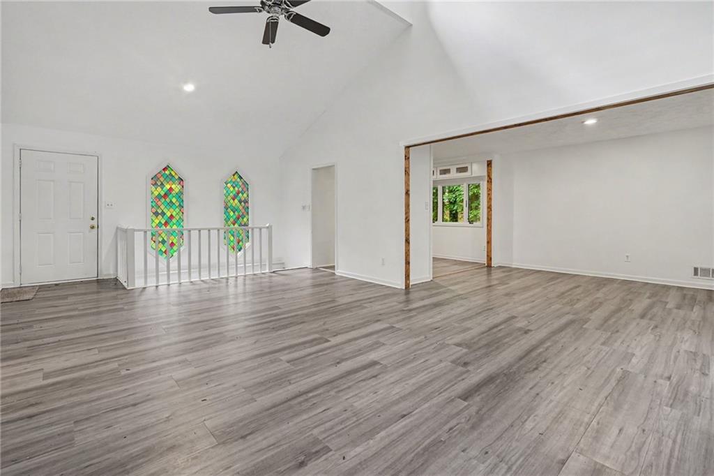 1373 Fairfield Drive Sw Property Photo 3