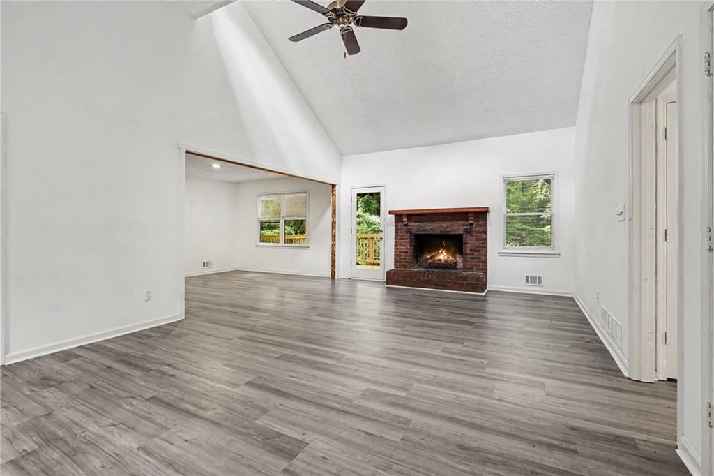 1373 Fairfield Drive Sw Property Photo 4