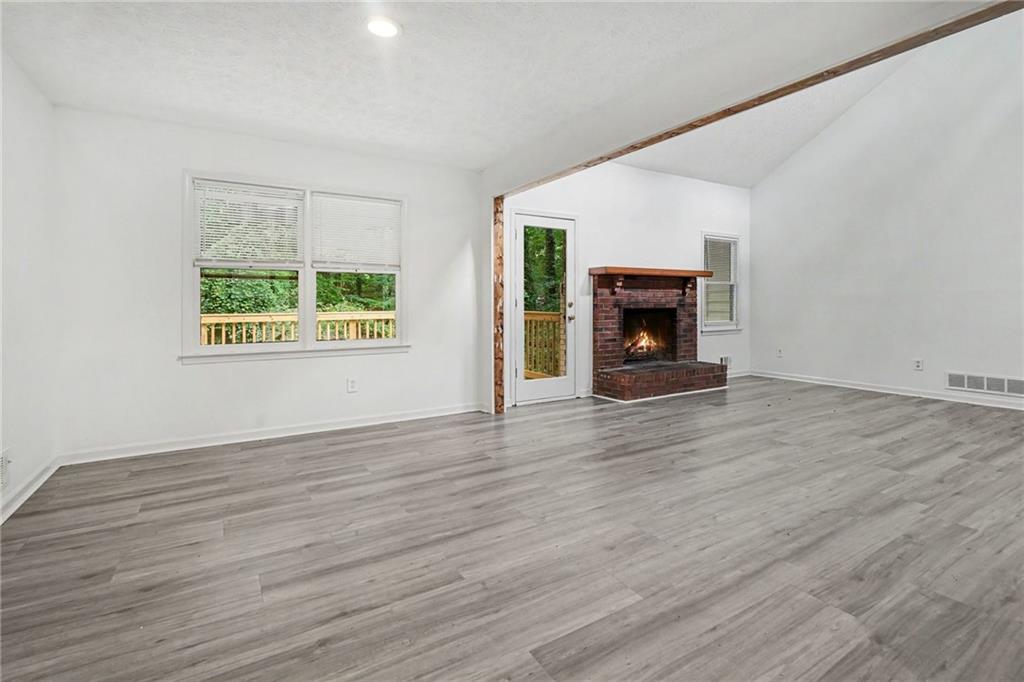 1373 Fairfield Drive Sw Property Photo 5