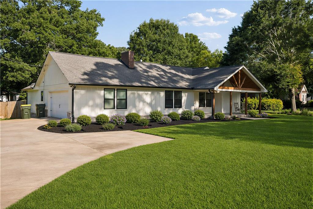 7507 Campground Road Property Photo 3
