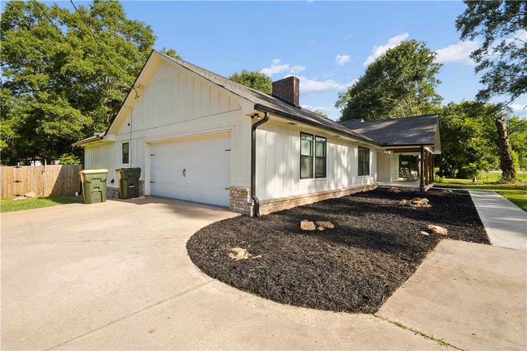 7507 Campground Road Property Photo 4