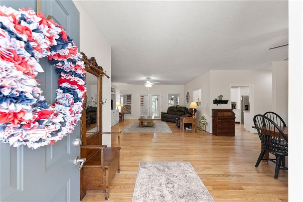 1020 Easy Street Property Photo 5