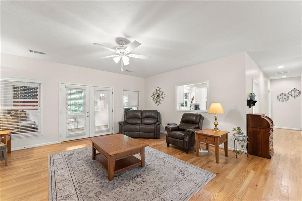 1020 Easy Street Property Photo 7