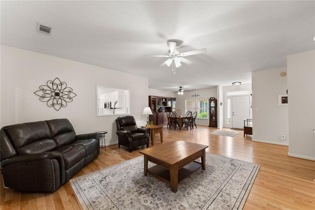 1020 Easy Street Property Photo 10