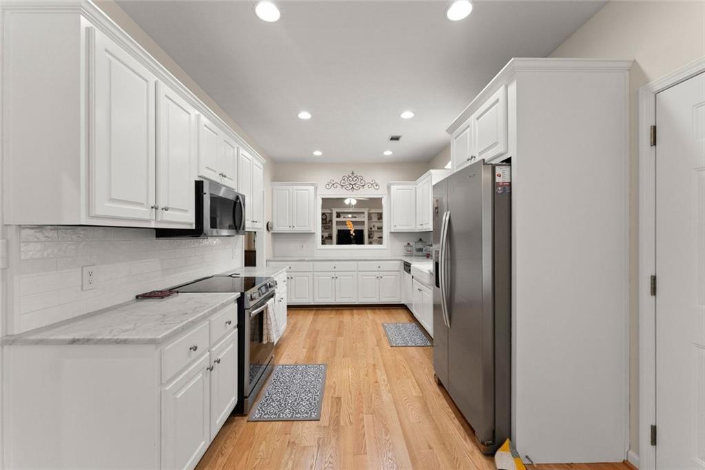 1020 Easy Street Property Photo 13