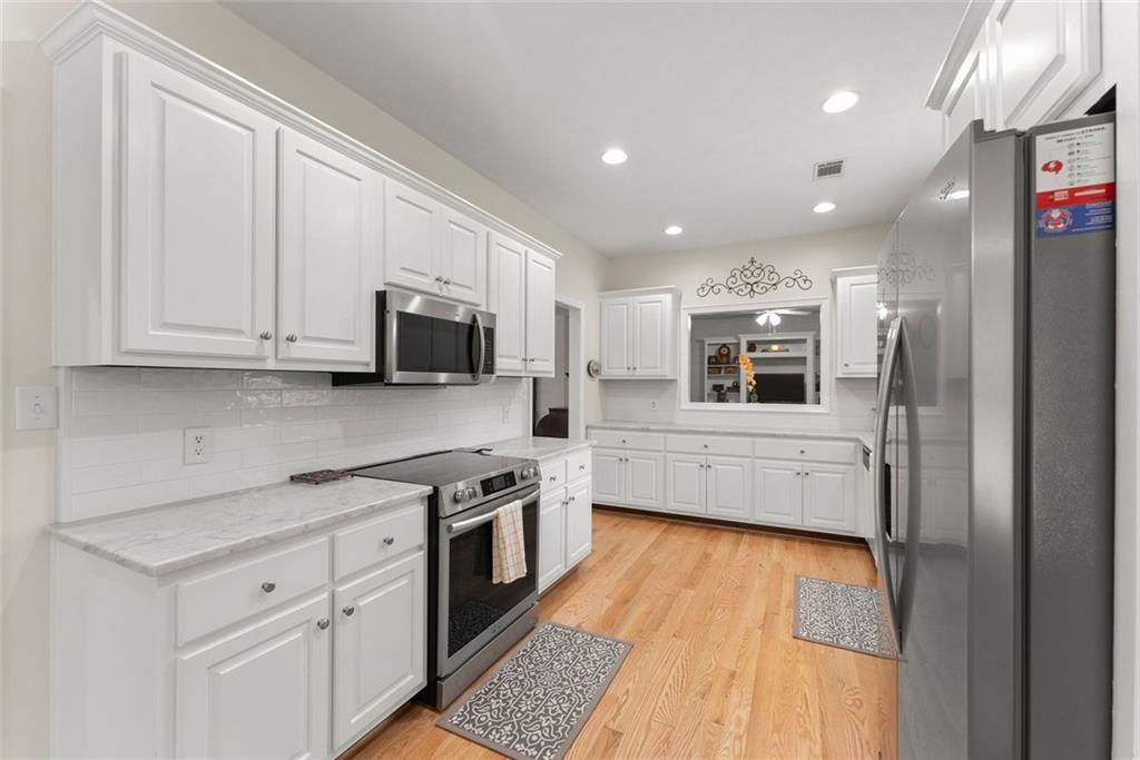 1020 Easy Street Property Photo 18