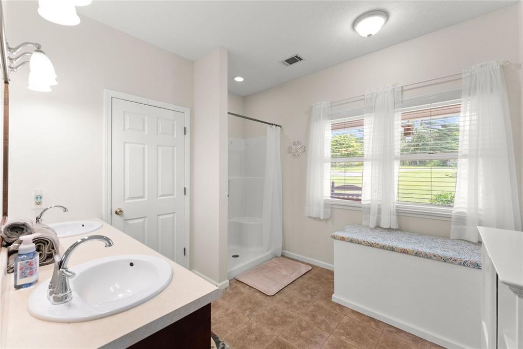 1020 Easy Street Property Photo 22