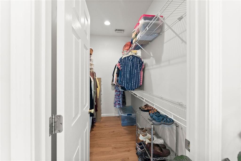 1020 Easy Street Property Photo 24