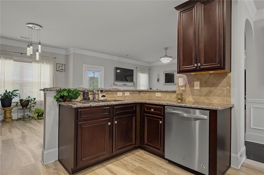 670 Silver Oak Drive Property Photo 16