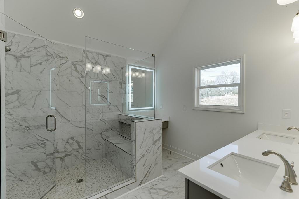 979 Lakeview Property Photo 38