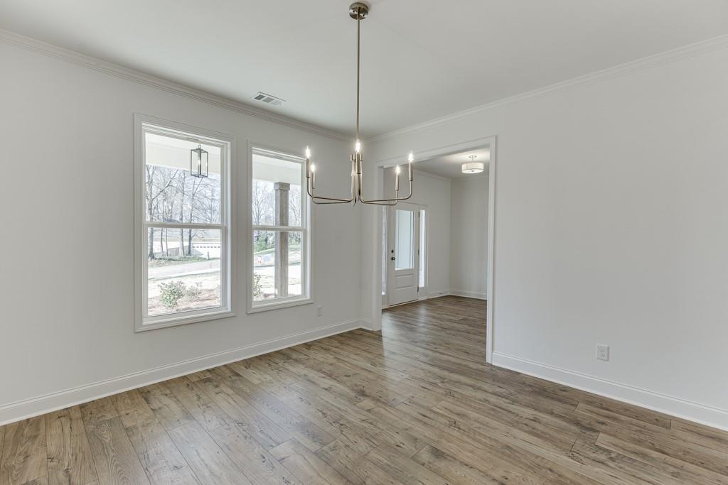 929 Lakeview Property Photo 6