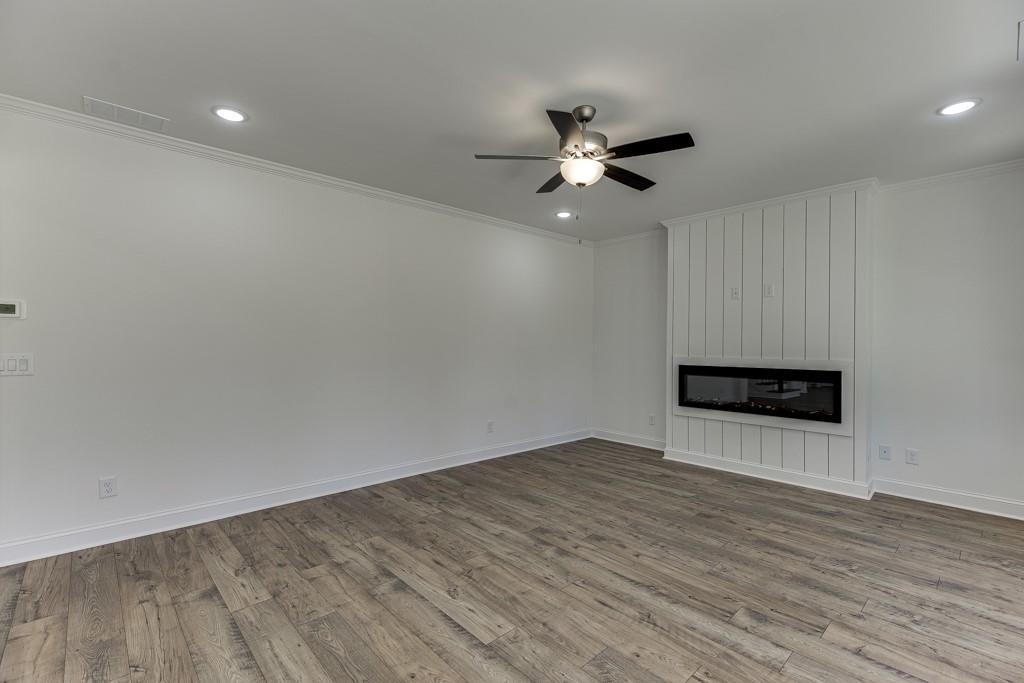 929 Lakeview Property Photo 16