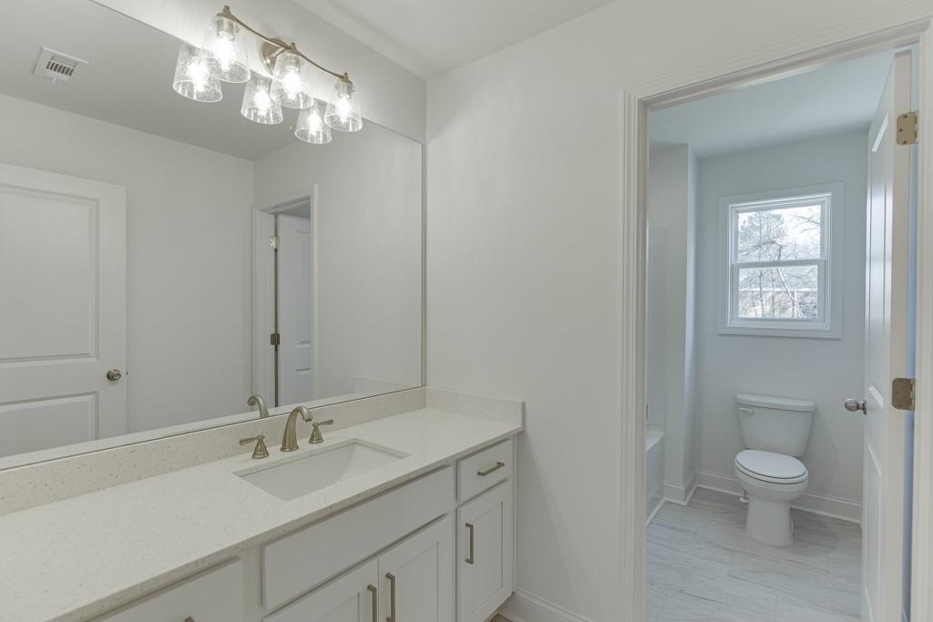 929 Lakeview Property Photo 27