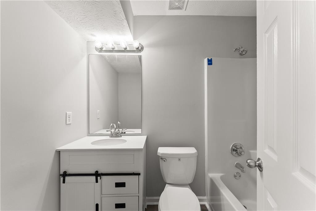 3030 Meadowridge Drive Property Photo 23