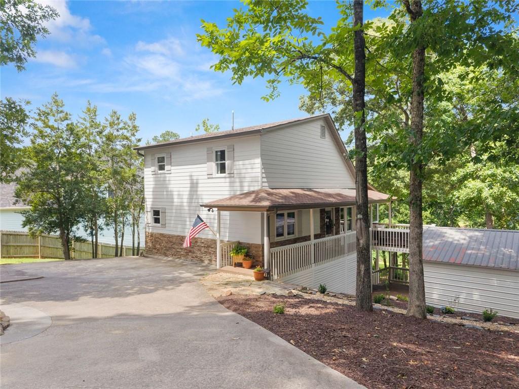 205 Lake Drive Property Photo 1