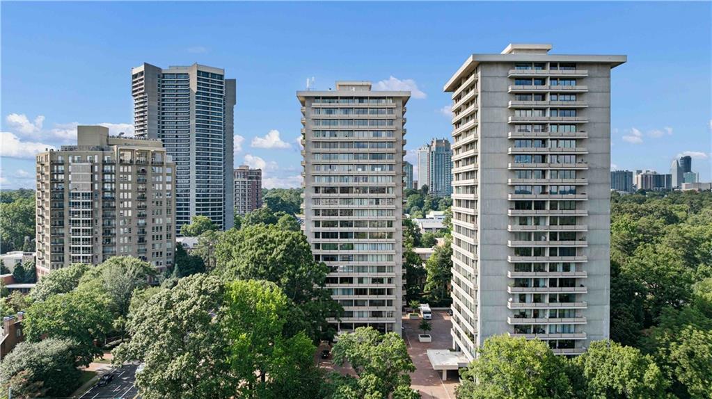 2575 Peachtree Road Ne Unit 4h Property Photo 2