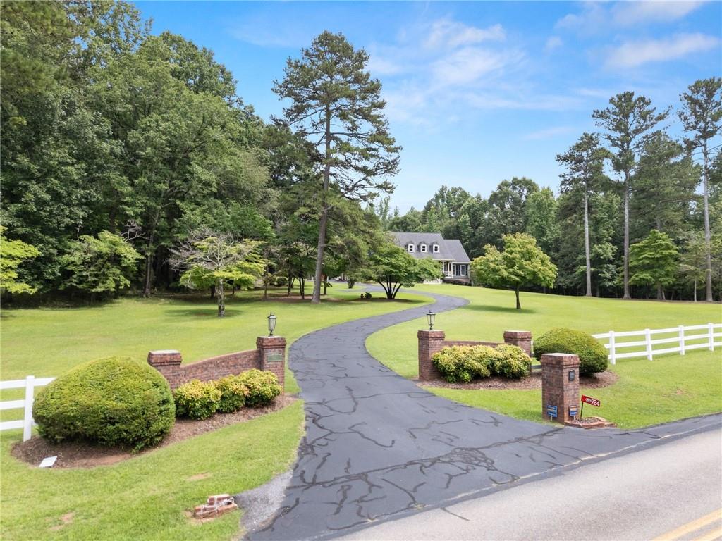 924 James Powers Road Property Photo 5