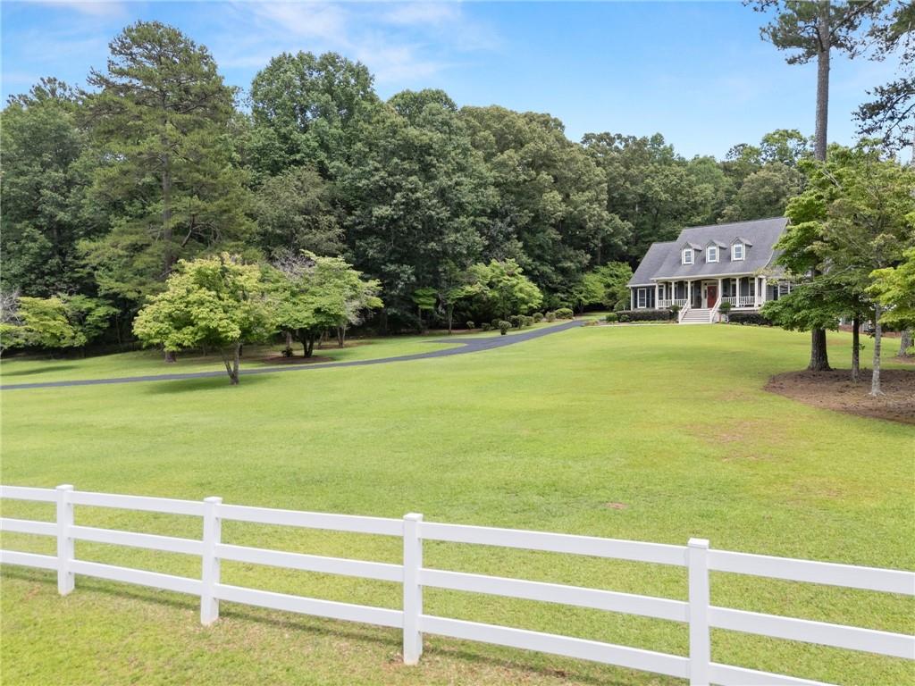 924 James Powers Road Property Photo 8