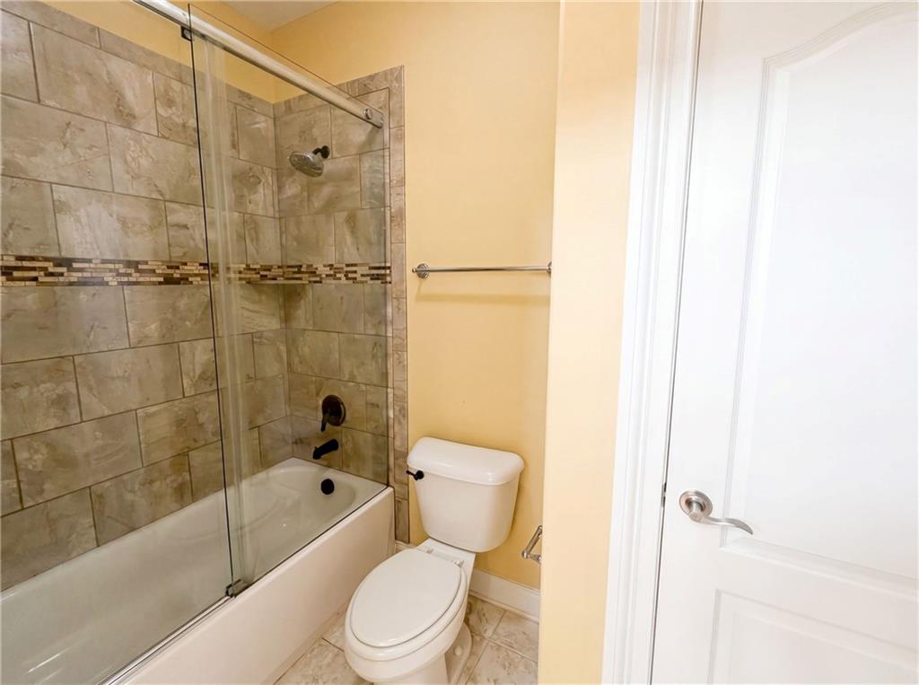 332 Warwick Place Property Photo 29