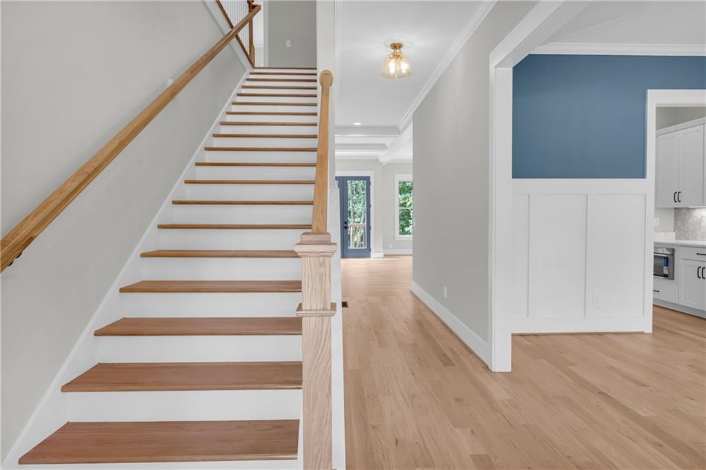 2476 St Martin Way Property Photo 3
