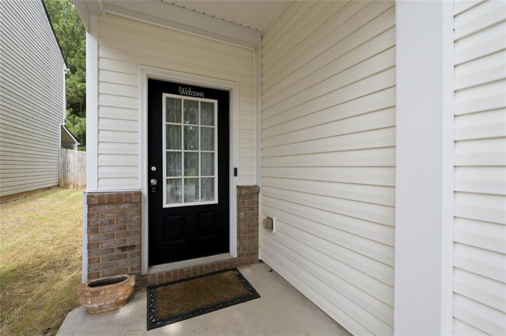 905 Tamarisk Place Property Photo 3