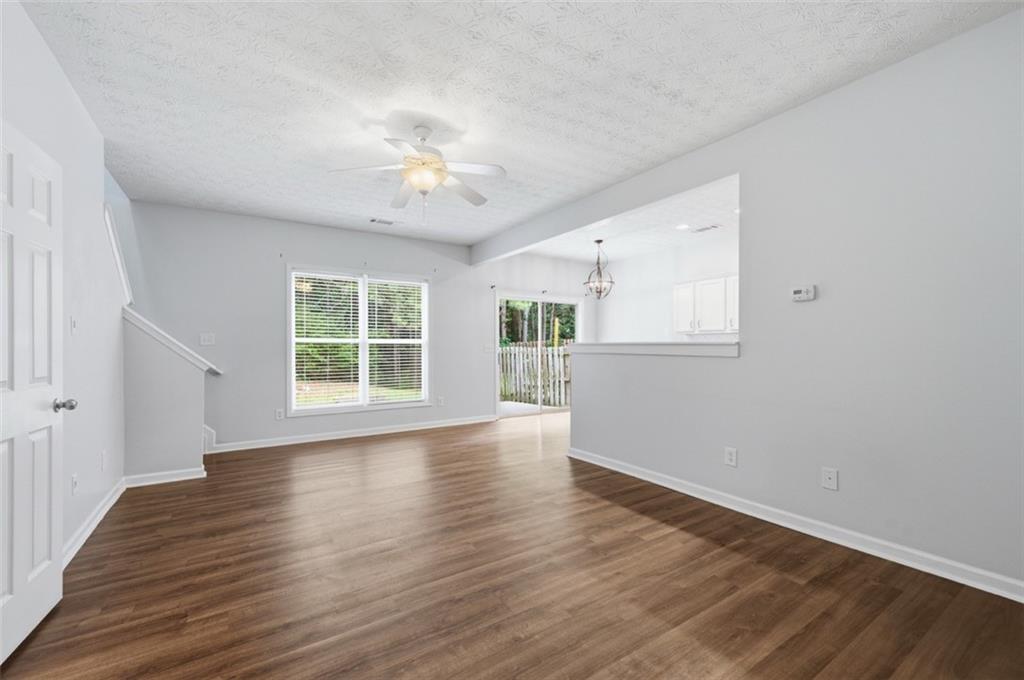 905 Tamarisk Place Property Photo 6