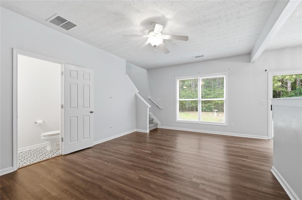 905 Tamarisk Place Property Photo 7