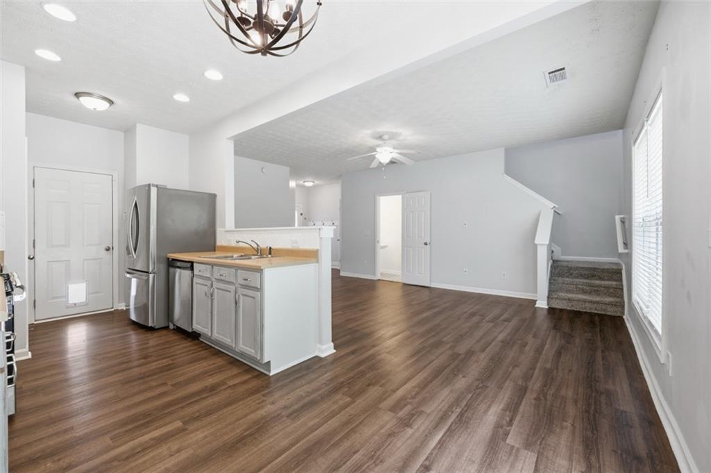 905 Tamarisk Place Property Photo 14