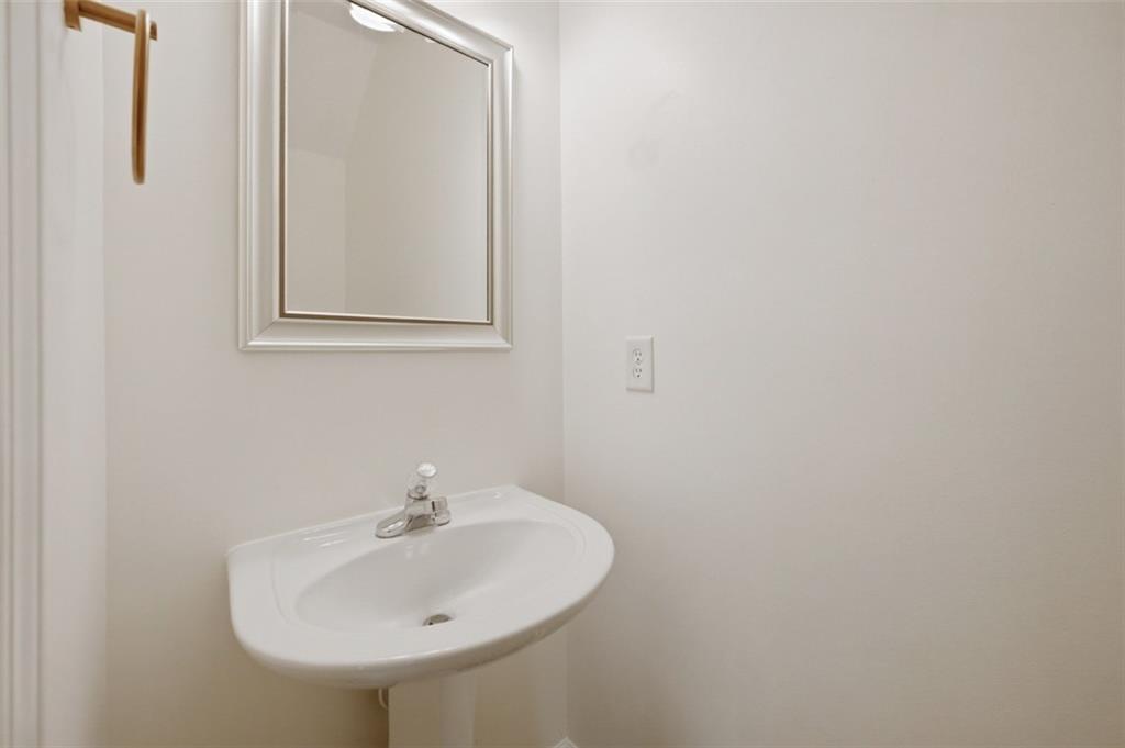 905 Tamarisk Place Property Photo 15