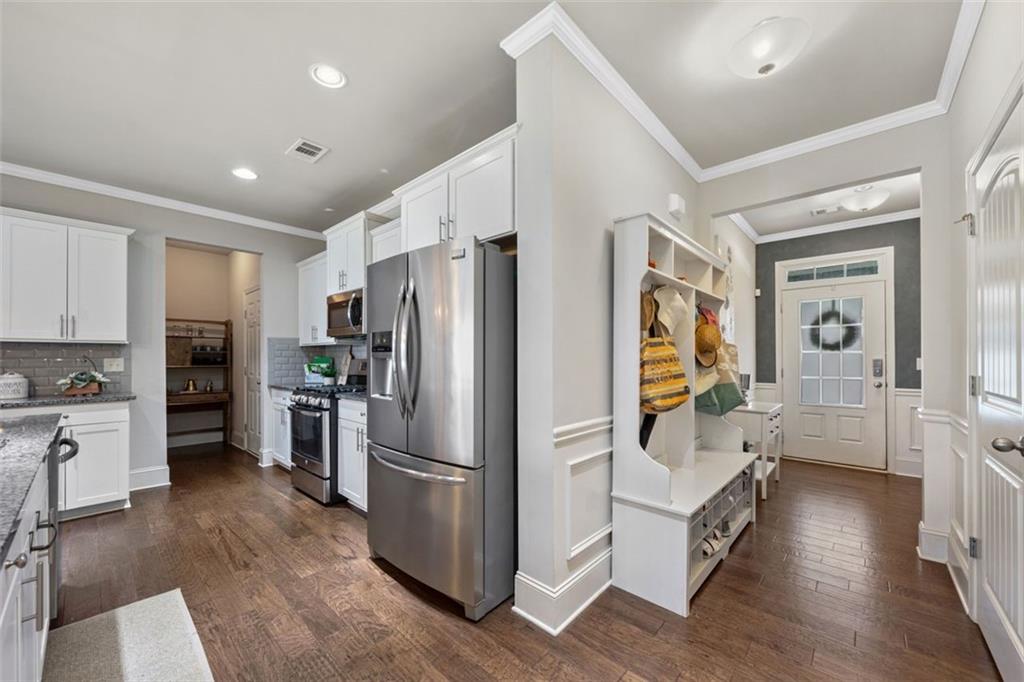 6623 Rivergreen Road Property Photo 3